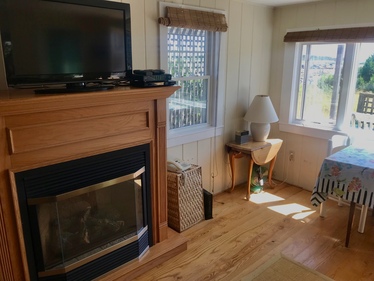 Wellfleet Harbor Cottage