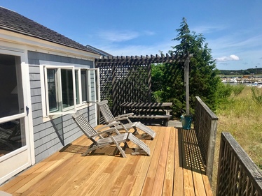 Wellfleet Harbor Cottage