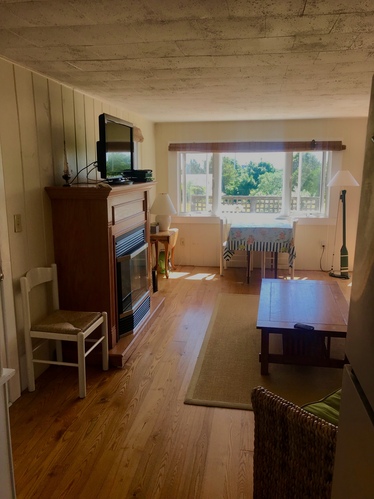 Wellfleet Harbor Cottage